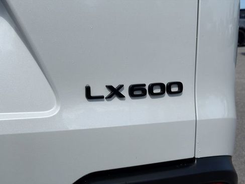 New 2026 Lexus LX 600 4WD w/ Luxury Package image 11