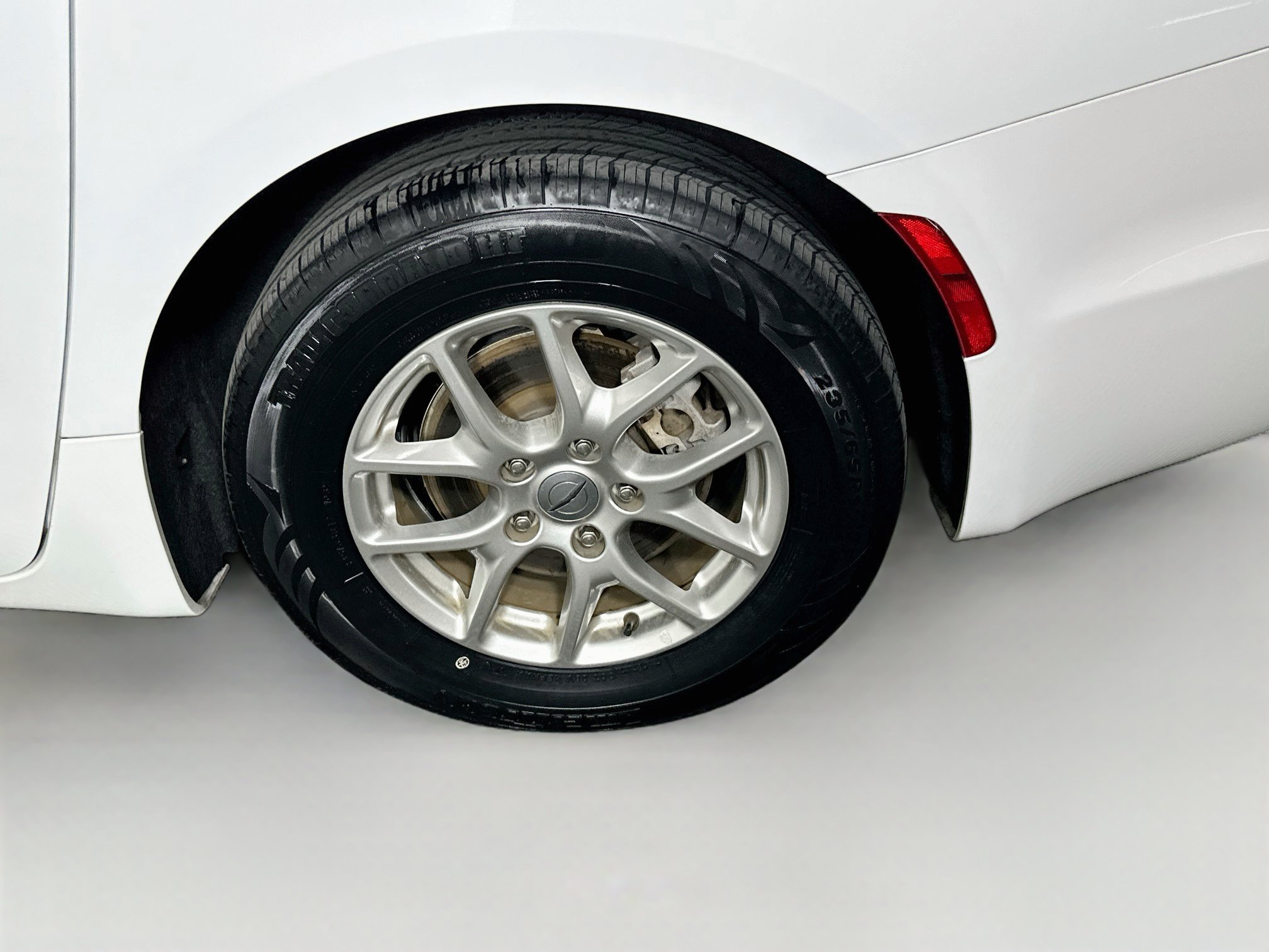 Used 2024 Chrysler Pacifica Touring-L FWD image 11