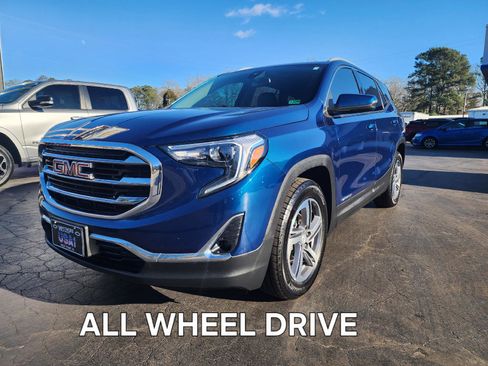 Used 2021 GMC Terrain SLT w/ Infotainment Package II image 2