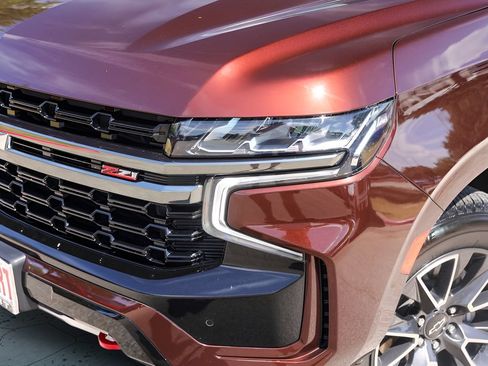 Used 2022 Chevrolet Tahoe Z71 w/ Luxury Package AWD/4WD image 3