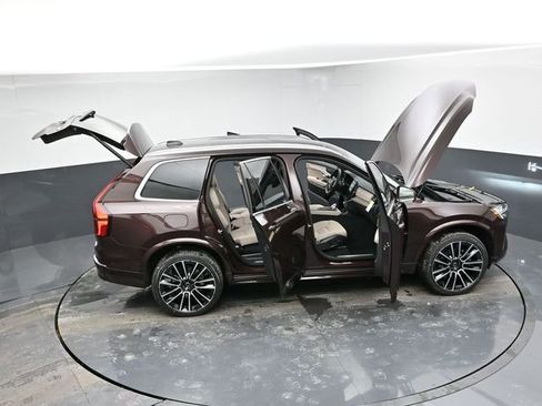 New 2026 Volvo XC90 B6 Plus w/ Protection Package Premier image 42
