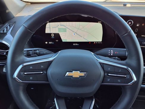 Used 2026 Chevrolet Equinox LT FWD image 8