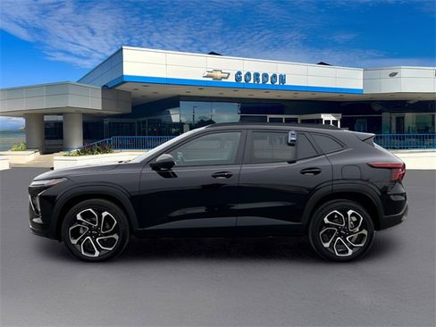 Used 2024 Chevrolet Trax RS w/ Sunroof Package image 3