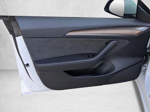 Used 2023 Tesla Model 3 Long Range image 13