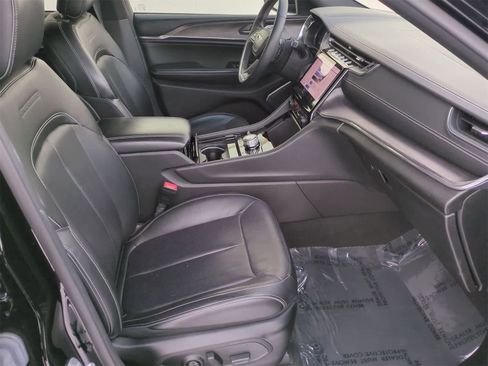 Used 2023 Jeep Grand Cherokee Overland image 21