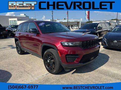 Used 2024 Jeep Grand Cherokee Altitude RWD image 1