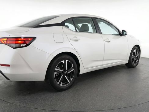 Used 2025 Nissan Sentra SV FWD image 9