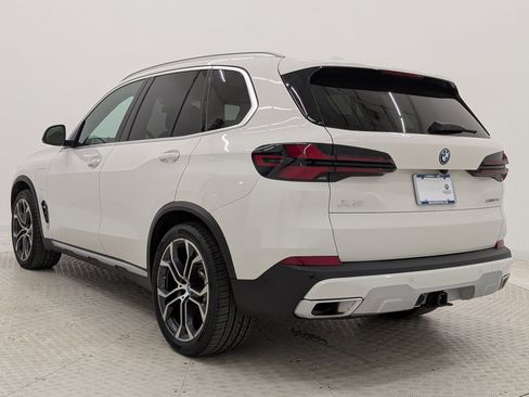 Certified 2024 BMW X5 xDrive50e w/ Premium Package image 3