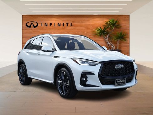 Certified 2025 INFINITI QX50 Sport image 3