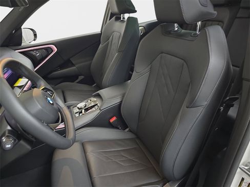 Used 2025 BMW X3 xDrive30i w/ Premium Package image 18