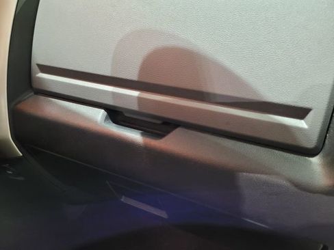 Used 2018 RAM 1500 Classic SLT w/ Luxury Group image 49