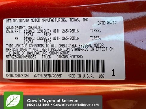 Used 2017 Toyota Tacoma TRD Off-Road image 30