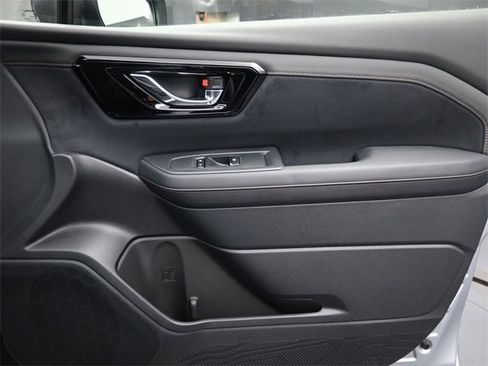 New 2025 Subaru Forester Touring image 31