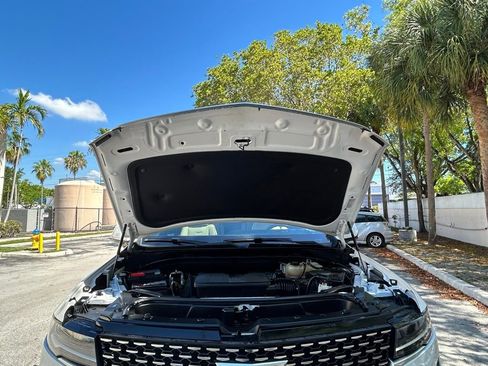 Used 2023 Cadillac Escalade Premium Luxury w/ Performance Package AWD/4WD image 40