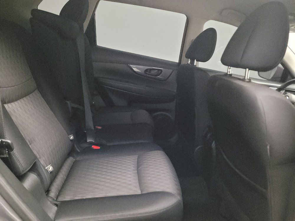 Used 2020 Nissan Rogue S FWD image 19