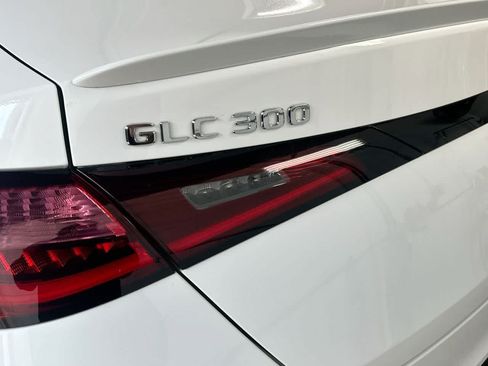 Used 2025 Mercedes-Benz GLC 300 4MATIC w/ AMG Line image 10