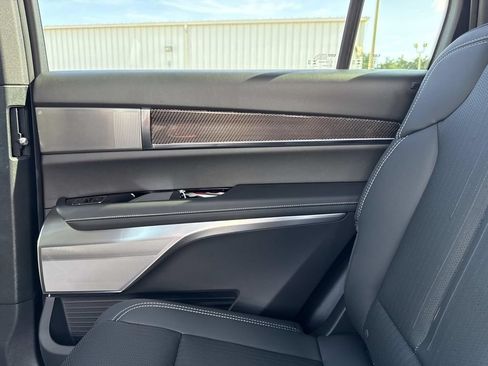 New 2027 Cadillac Vistiq Sport w/ LPO, Floor Liner Package AWD/4WD image 15