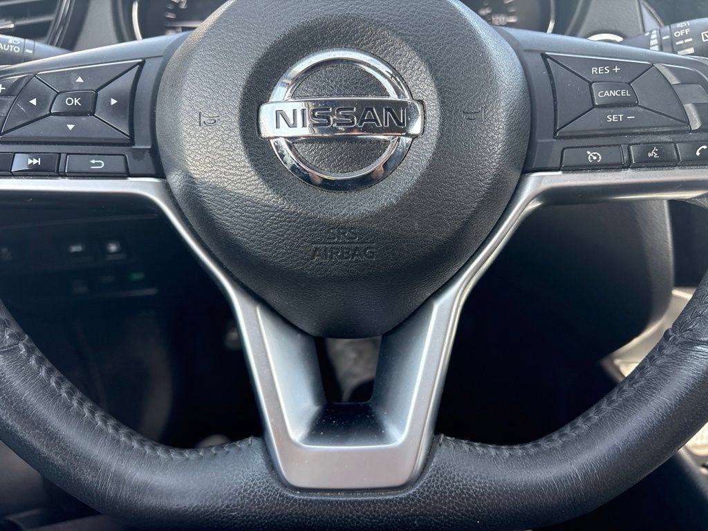 Used 2018 Nissan Rogue SV AWD/4WD image 14