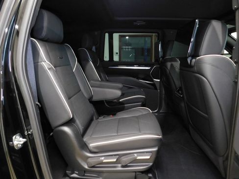 Used 2026 Cadillac Escalade ESV Luxury AWD/4WD image 93