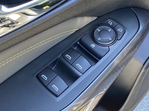 Used 2024 Chevrolet Trax ACTIV w/ Driver Confidence Package image 12