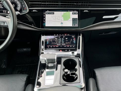 Used 2022 Audi Q8 Prestige image 20