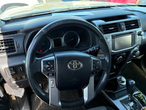 Used 2014 Toyota 4Runner SR5 AWD/4WD image 7