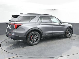 New 2026 Ford Explorer Platinum w/ LUX Leather Package AWD/4WD video 2