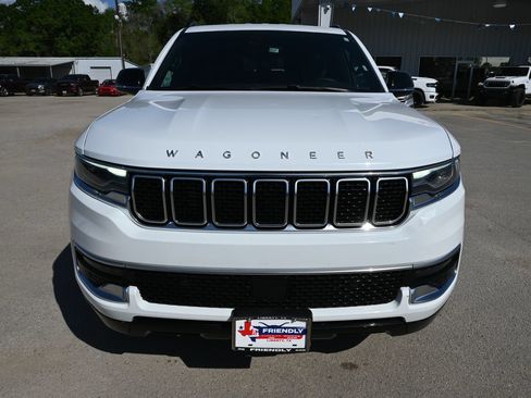 Used 2024 Jeep Wagoneer 4WD image 5