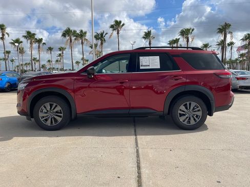 Certified 2026 Nissan Pathfinder SV FWD image 2