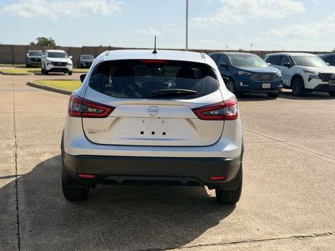 Certified 2022 Nissan Rogue Sport S FWD image 6