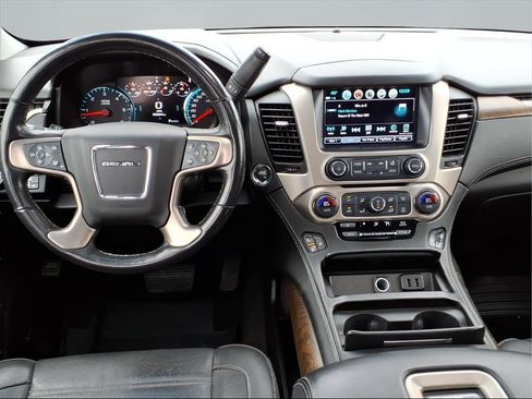 Used 2019 GMC Yukon XL Denali w/ Denali Ultimate Package image 4
