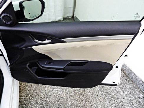 Used 2017 Honda Civic EX image 11