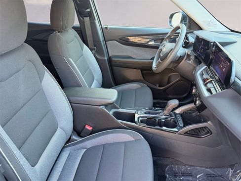 Used 2025 Chevrolet TrailBlazer LT image 17