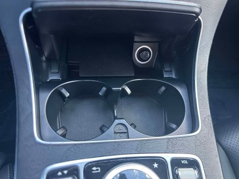 Used 2019 Mercedes-Benz GLC 300 4MATIC image 24