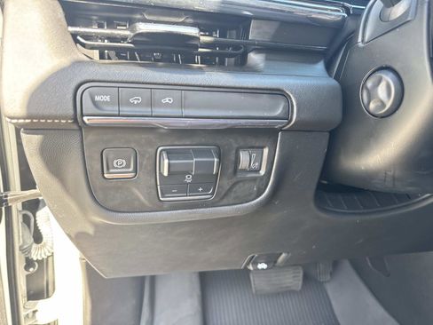 Used 2021 Cadillac Escalade ESV Premium Luxury w/ Driver Assist Tech Package image 34