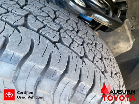 Used 2024 Toyota Tacoma TRD Off-Road w/ TRD Off Road Upgrade Package AWD/4WD image 11