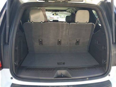 Used 2022 GMC Yukon SLT w/ SLT Premium Package image 30