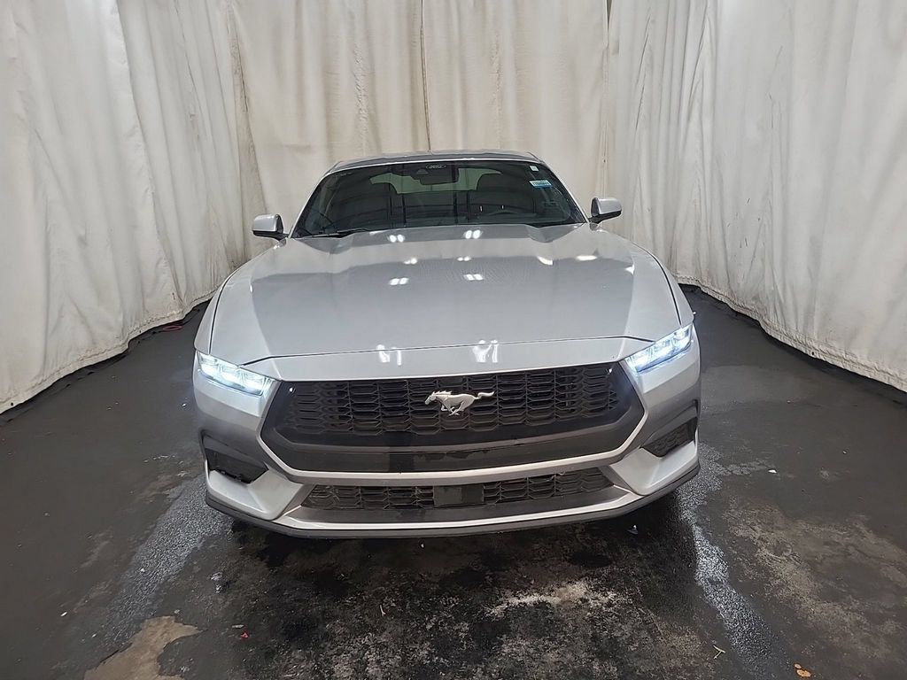 Used 2024 Ford Mustang Coupe RWD image 2
