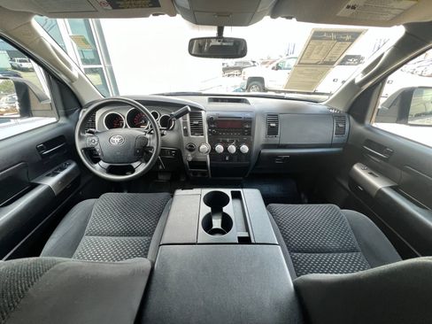 Used 2013 Toyota Tundra 4x4 CrewMax w/ Tow Pkg image 19