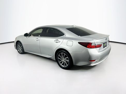 Used 2018 Lexus ES 300h w/ Navigation Package FWD image 5