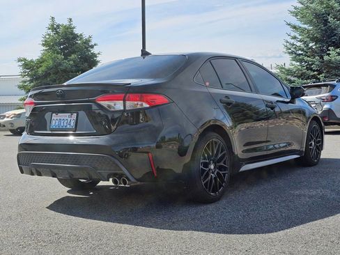 Used 2022 Toyota Corolla SE w/ SE Premium Package FWD image 5
