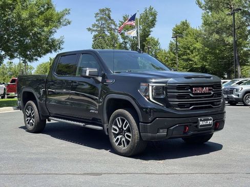 Used 2022 GMC Sierra 1500 AT4 w/ AT4 Premium Package AWD/4WD image 2
