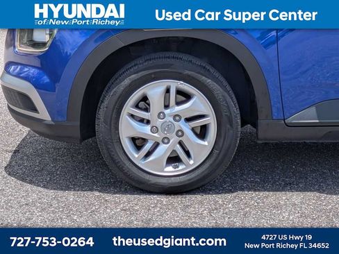 Certified 2025 Hyundai Venue SE FWD image 10