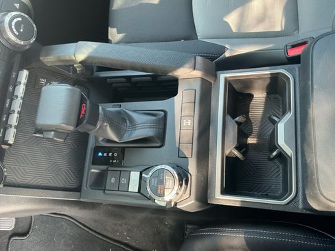 Certified 2025 Toyota Tacoma TRD Off-Road AWD/4WD image 15