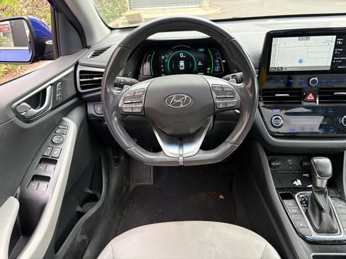 Used 2022 Hyundai Ioniq Limited image 9