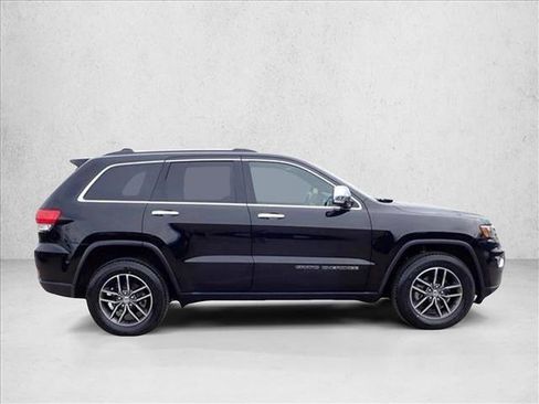 Used 2017 Jeep Grand Cherokee Limited w/ Luxury Group II image 3