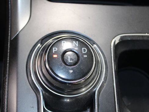 Used 2020 Ford Fusion SE FWD image 39