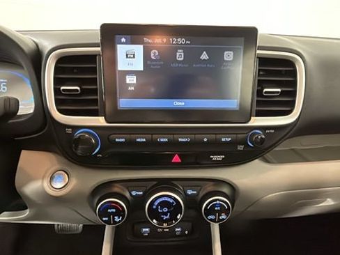 Used 2026 Hyundai Venue SEL FWD image 23