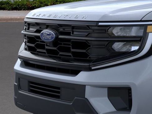 New 2025 Ford Expedition Active AWD/4WD image 17