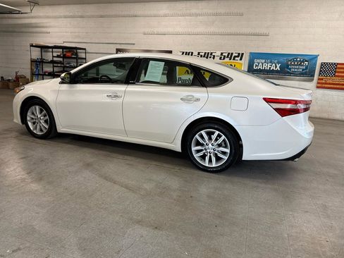 Used 2015 Toyota Avalon XLE FWD image 2